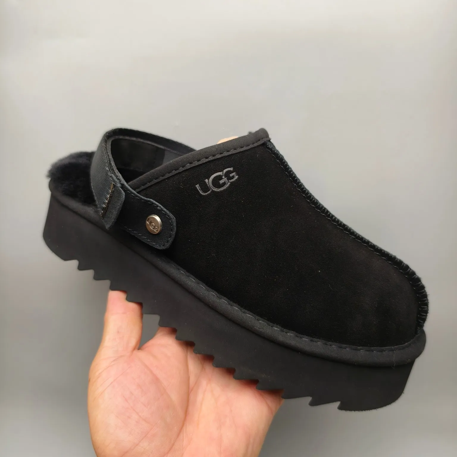 💰440 UGG sheepskin all-in-one snow boots 6734 thick-soled magic buckle dual-purpose slippers Color: Maroon Black Chocolate Matching code: 35-40